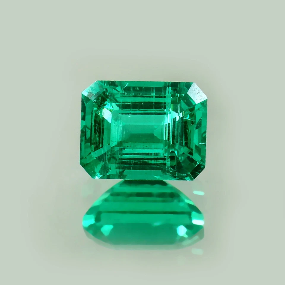 AAA 10.30 Ct Lab Grown Colombian Emerald Loose Gemstone Emerald Cut 15x11 mm - Image 3 of 4