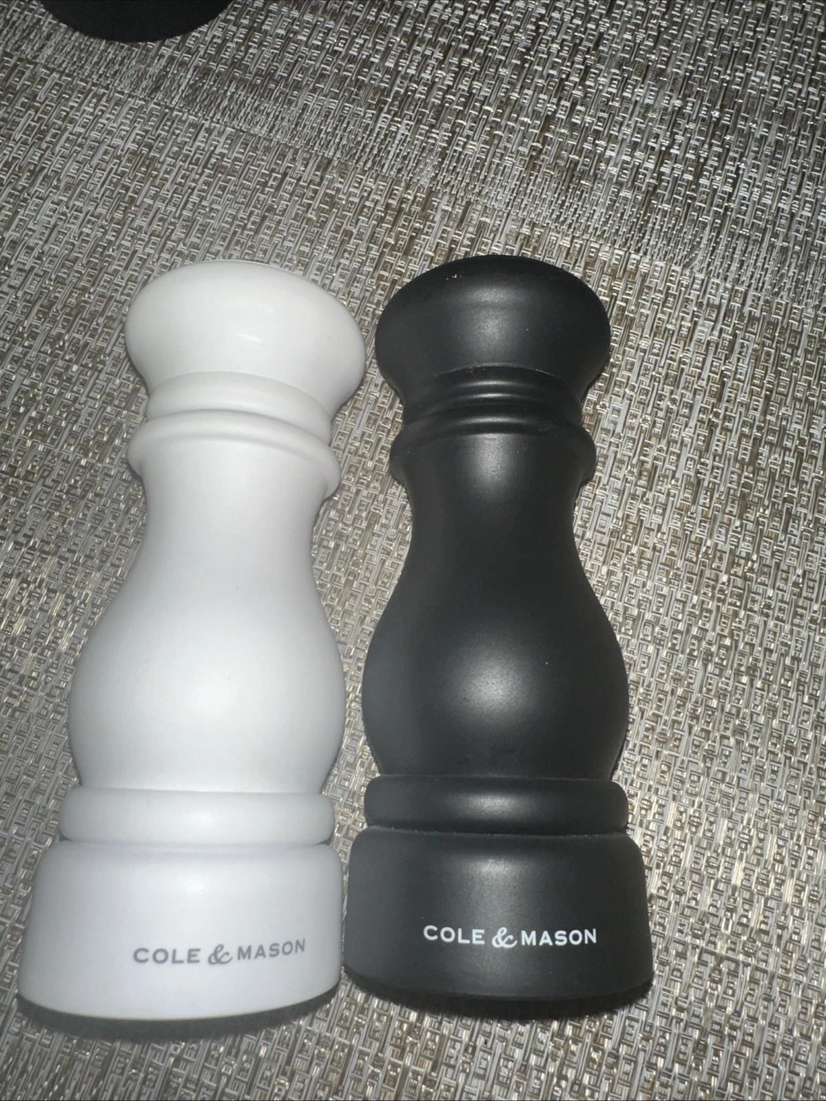Cole & Mason 6" Southwold Salt and Pepper Mill Grinder Set Black White Logo