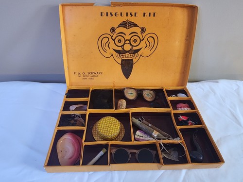 VINTAGE VERKLEIDUNGSSET VON FAO SCHWARZ FÜR KINDER