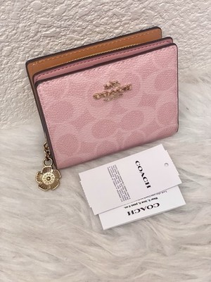 COACH Pink Signature Shoulder Bag コーチ NWT Coach CEC34 Snap Wallet in Signature Canvas & Leather Powder