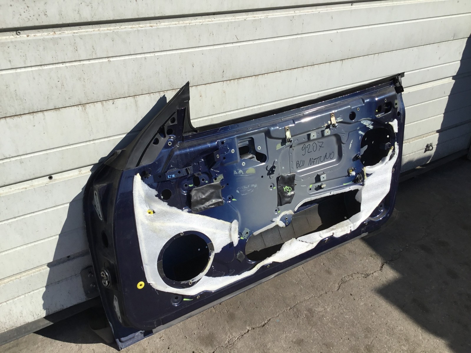 Maserati Coupe GT 2003 Front Right Passenger Door Shell Panel 02-06 ;:Y