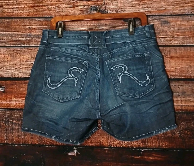 Pantalones Cortos de Jean Rock & Republic Talla 10 Bonnaroo Deshilachado Dobladillo Crudo Denim Lavado Oscuro Foto 3 de 4