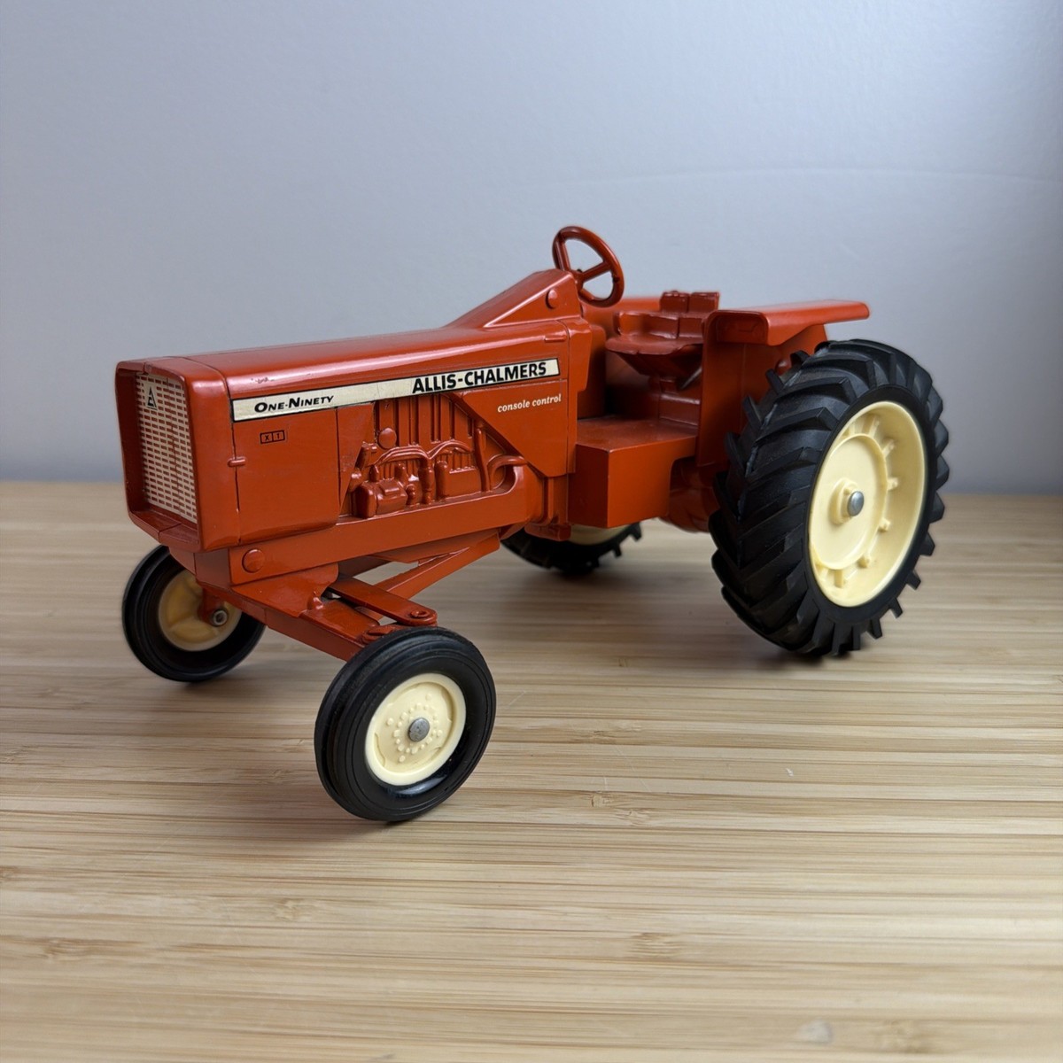 Vintage Ertl Allis Chalmers One Ninety 190 Toy Farm Tractor 1:16