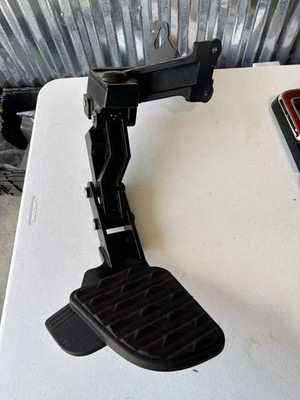82215842AI Rear Bumper Bed Step RAM 2500 3500 (2019-2024) Mopar OEM