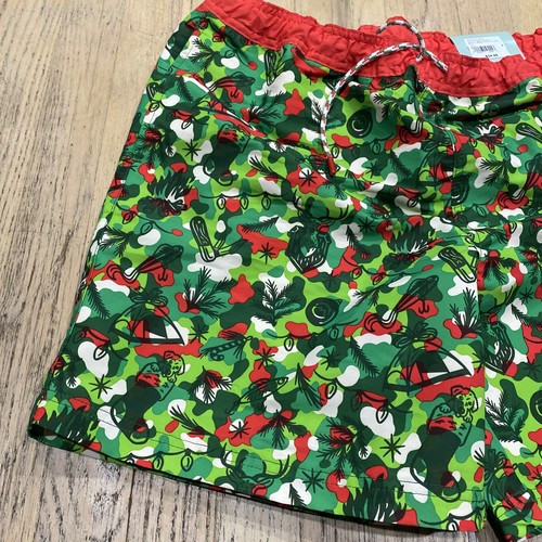 Magellan Outdoors Christmas Holiday Collection Men's Medium Camping Boat Shorts - Picture 2 of 8
