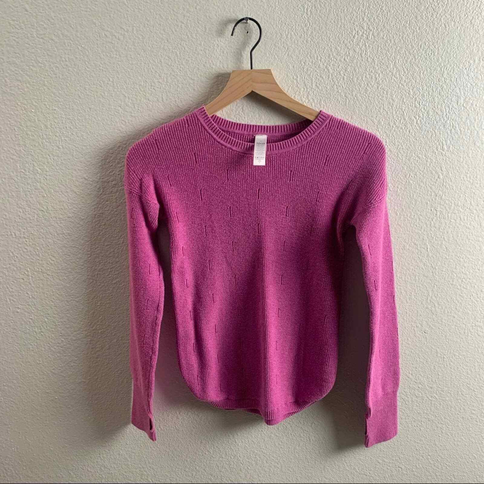 IVIVVA GIRLS SWEATER IN PINK WITH A SCOOP HEM LINE