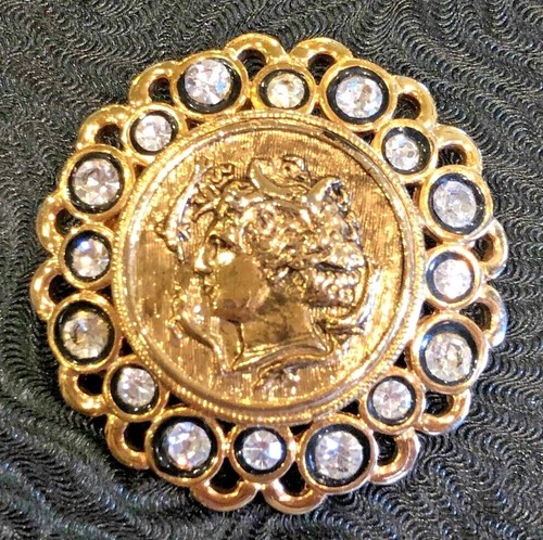 VINTAGE SIGNED CRAFT MEDALLION BROOCH - Picture 5 of 5