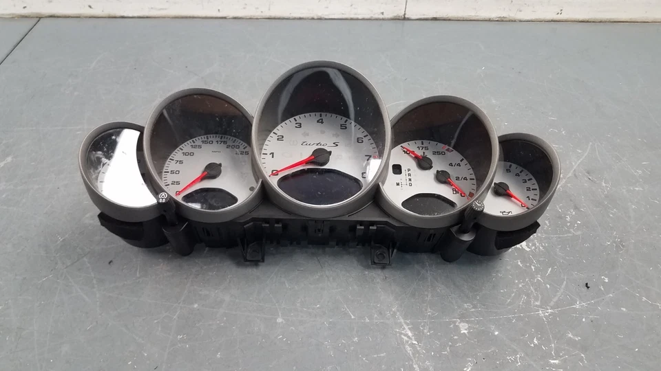 2012 保时捷 911 Turbo S 997 仪表组 #3351 Y1 — 第 2/4 张图片