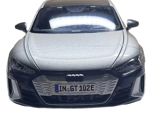 Maisto Special Edition Audi RS E-Tron GT Silver 1:18 Scale Diecast Model Car - Picture 5 of 17