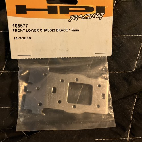 Lot of HPI Savage XS Flux parts: 105677 Front Lower Chassis Brace & 105679 Rear - Picture 7 of 10