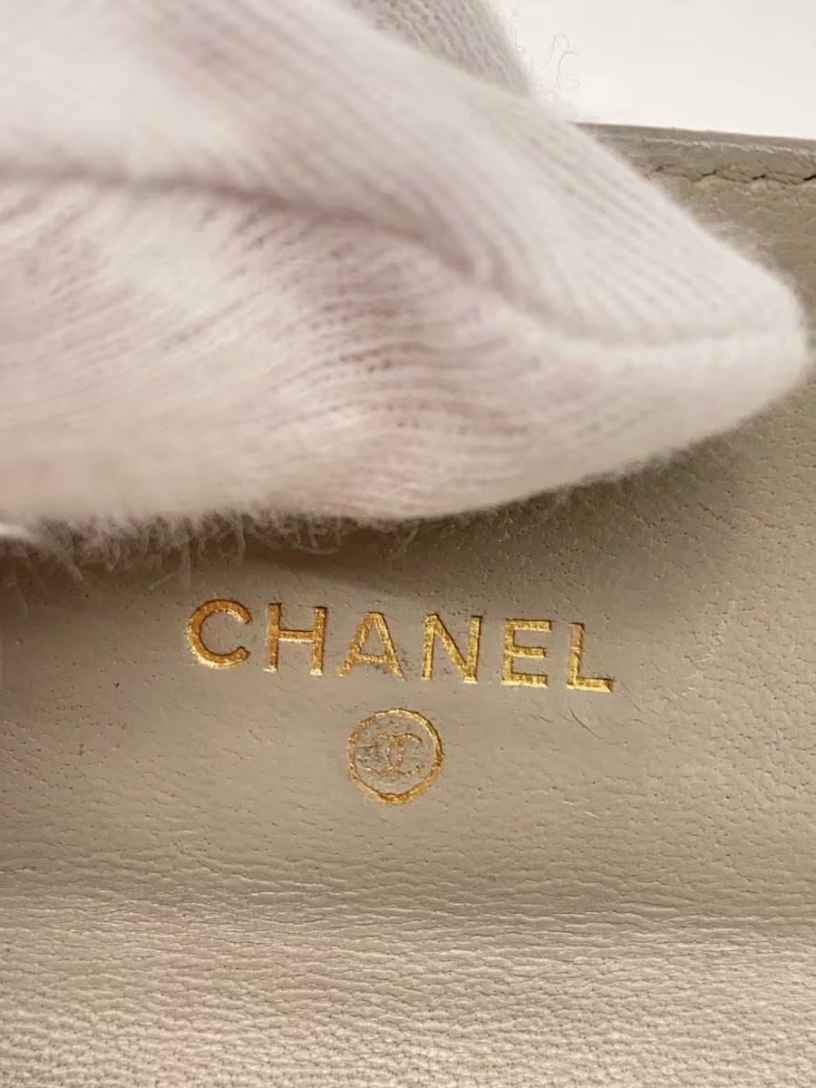 CHANEL Matelasse Caviar Skin Card Case Leather GRY Plain Women's thumbnail 3