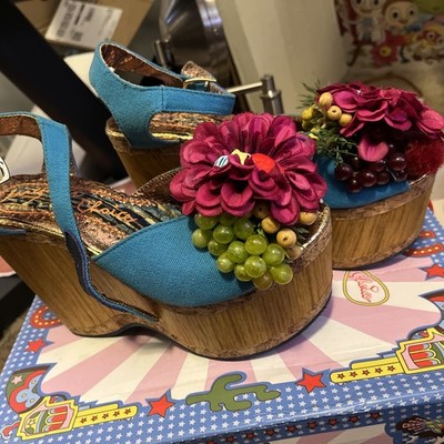 IRREGULAR CHOICE French Vila canvas wedge platform grapes flying pig sz39 