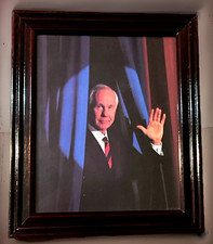 Johnny Carson Tonight Show 8x10 Cherrywood Framed Celebrity Photo Farewell Show