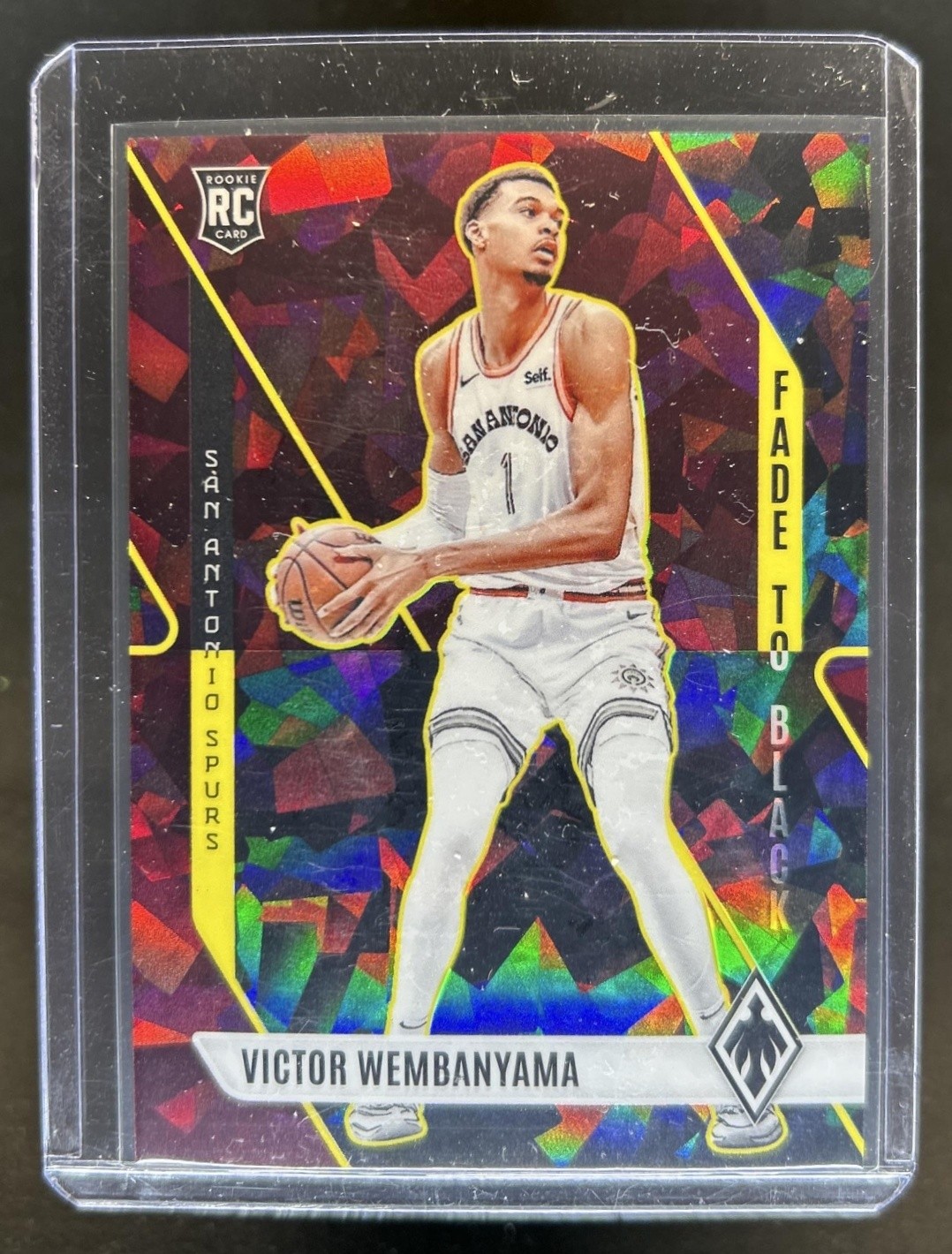 2023-24 Panini Phoenix Victor Wembanyama Fade To Black RC Maroon Ice #/275 Spurs