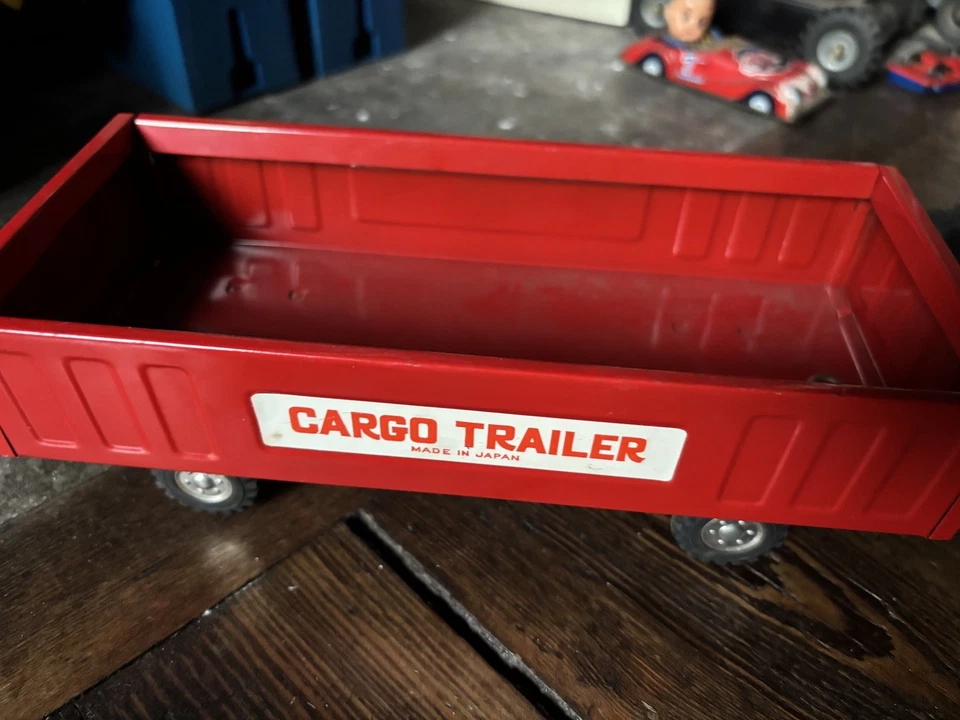 Vintage KYOEI 1960's Tin Toy Farm Tractor with cargo trailer made in japan - Image 3 of 4