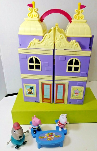 peppa pig's princess castle deluxe playset