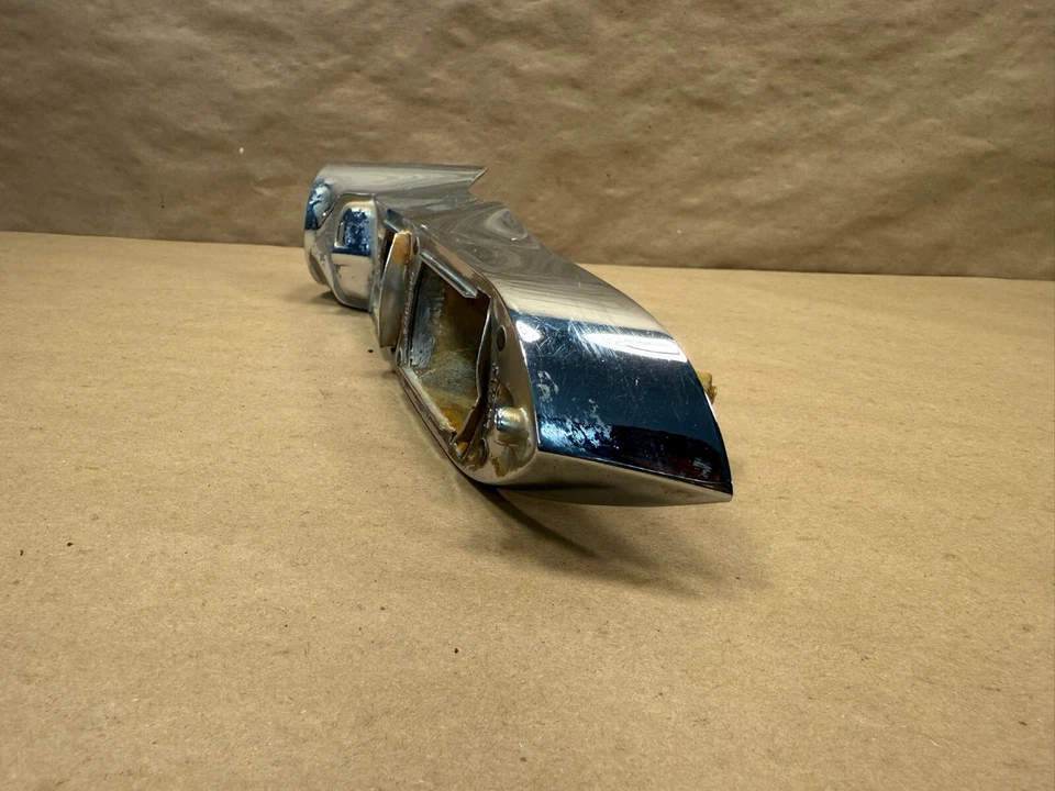 Lámpara trasera derecha Jaguar XKE E-Type S1 OTS Lucas L651 OEM C16086 Foto 2 de 4