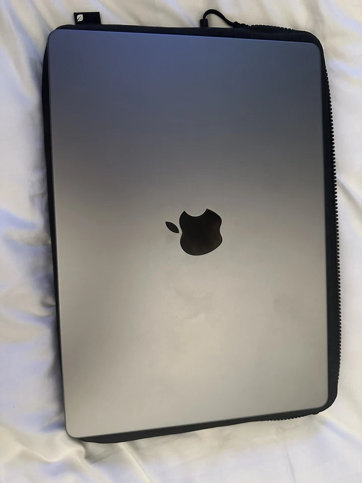 Apple MacBook Pro 14" M1 Pro · 16GB · 512GB, photo 1 sur 2
