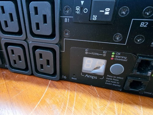APC AP7811 Metered 2U Power Distribution Unit 12×C13 & 4×C19 30A 208V Read Des A - Photo 2/5