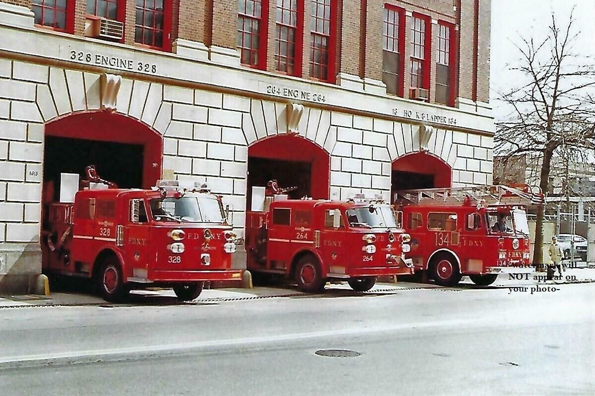 New York City Fire Engine PHOTO FDNY Department Ladder Fire New York City Fire Engine PHOTO FDNY Department Ladder Fire