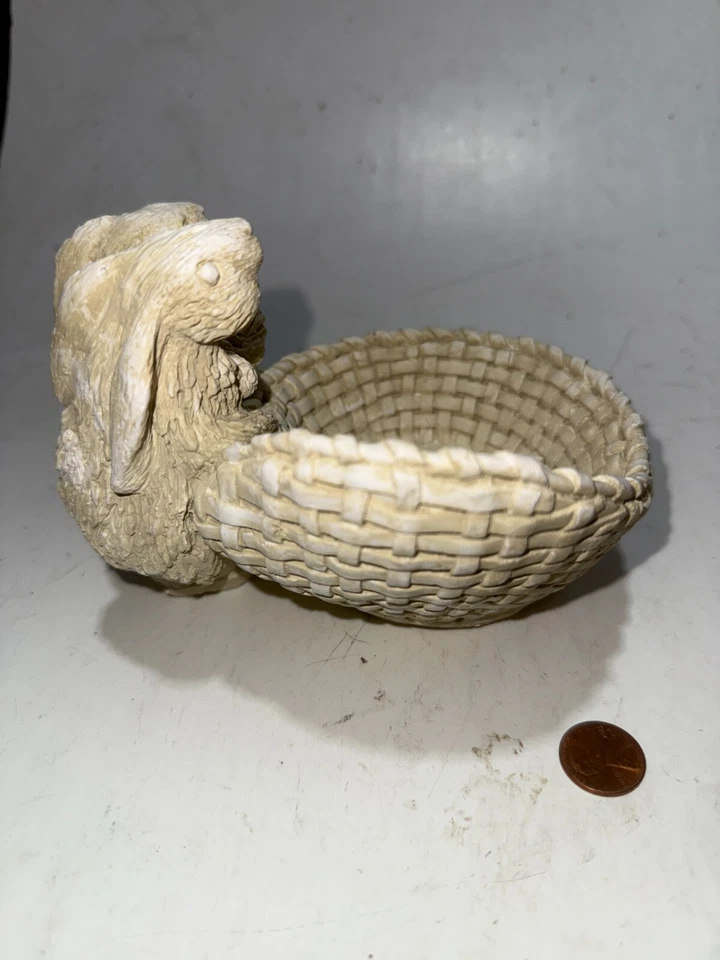 Conejos de cerámica con cesta originales de California Foto 4 de 4