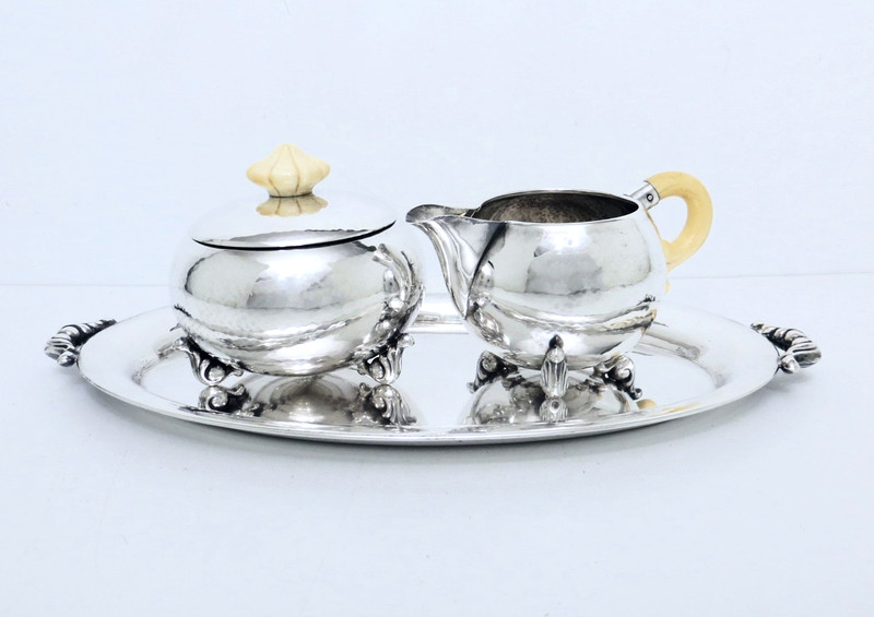 1905 OTTO HINTZE JUGENDSTIL .800 SILVER HAMMERED CREAMER SUGAR TRAY SET 398 G