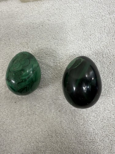 2 piedras preciosas pulidas de huevo de malaquita sólida natural 222 g en total - Imagen 5 de 20