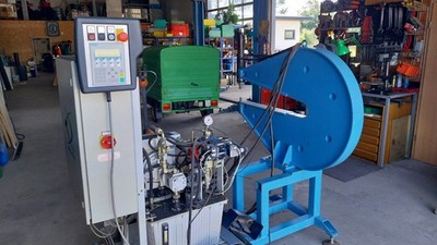 Böllhoff hydraulische Nietmaschine Nietanlage Nietgerät Balluff Micropulse Niete