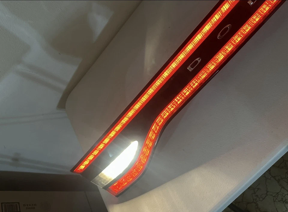 2013-2016 DODGE DART CENTER THIRD BRAKE TRUNK LED TAIL LIGHT LAMP OEM - Image 2 of 4