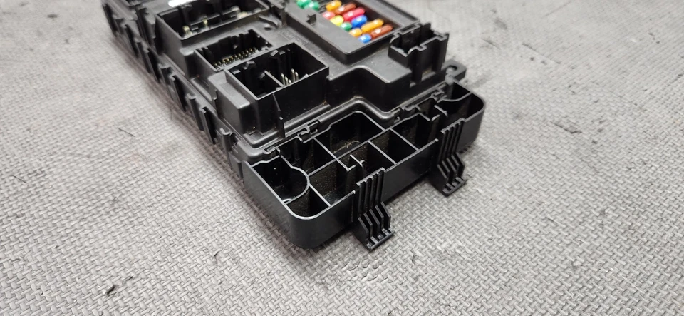 2019 Ford Mustang GT BCM Body Control Module "Manual" OEM - Image 2 of 4