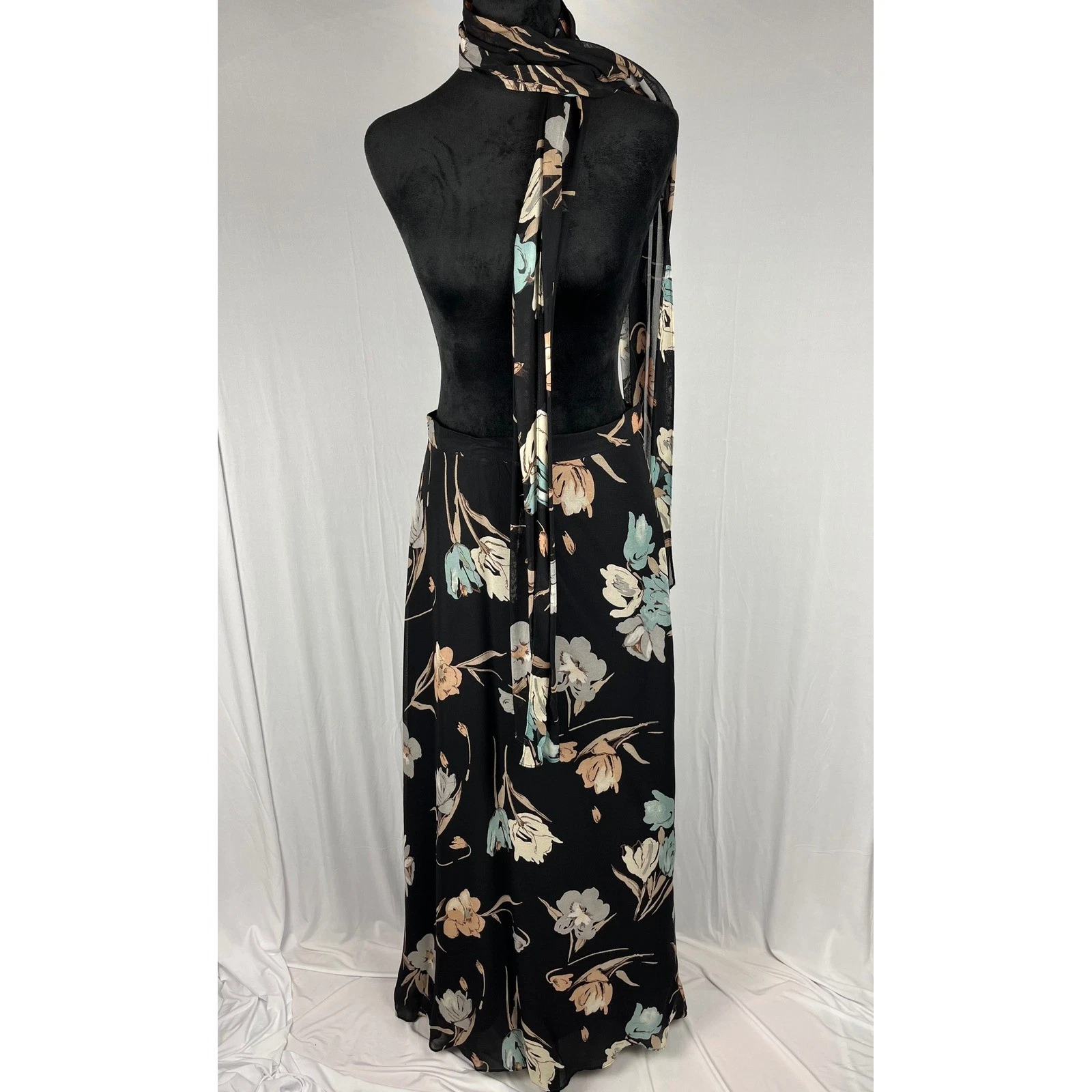 Vtg 90s Y2K 100% Linen Floral Print Maxi Skirt and Scarf Set S Boho Fairy EUC
Opens in a new window
