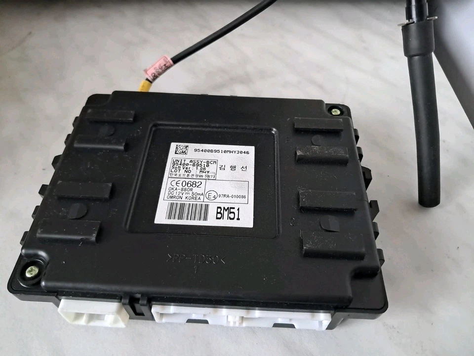 ORDINATEUR UNITE COMMANDE ELECTRONIQUE HYUNDAI I10 ref 95400-B9510 - Photo 1/4