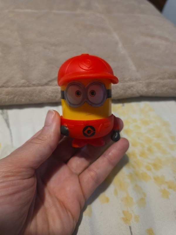 2024 McDONALD'S Despicable Me 4 Dreamworks Minions HAPPY MEAL TOY/Pit Crew Ron