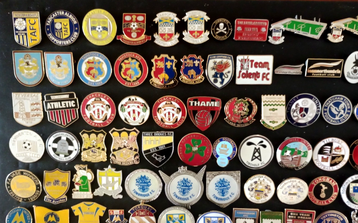 ENGLISH ENGLAND NON LEAGUE FOOTBALL TEAM LAPEL PIN BADGES