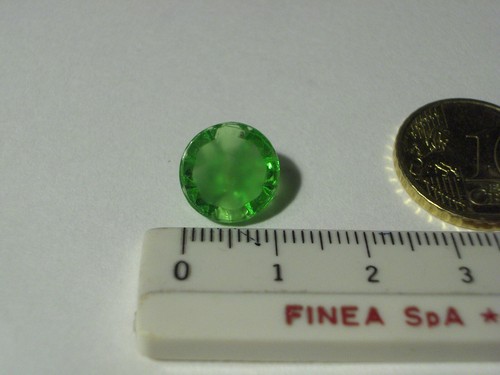 BOTTONE VETRO TAGLIO CRISTALLO VERDE ANNI 80 VINTAGE DIAMETRO 1,1 CM NUOVO - Foto 3 di 3