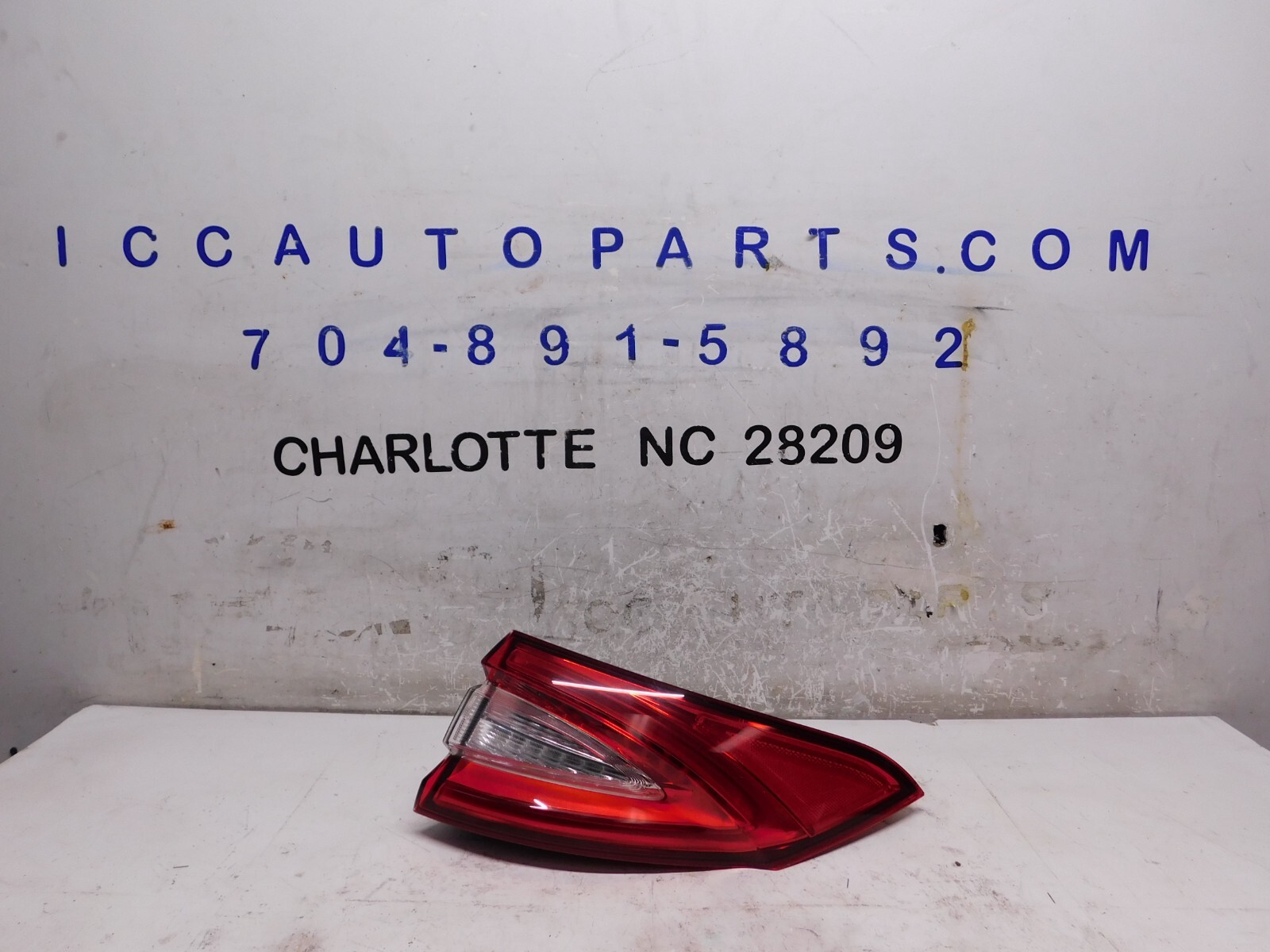 2017-2020 Maserati Levante M161 Rear Right Outer Taillight Lamp 670035796