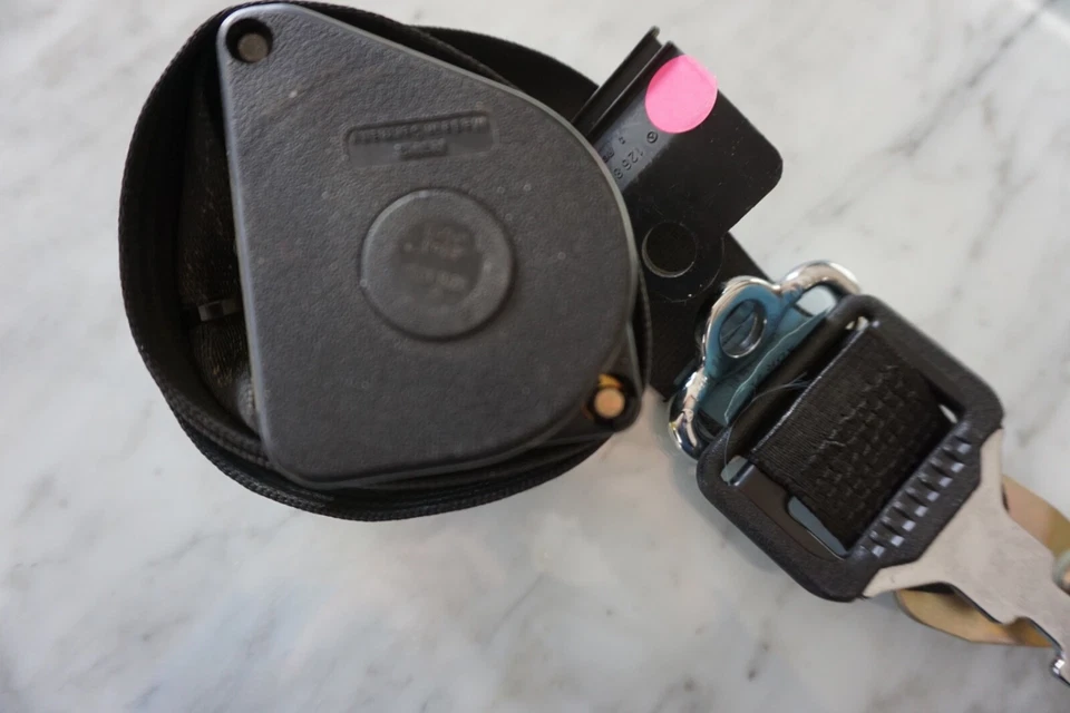 MERCEDES 300SD W126 1981-1985 CINTURÓN DE SEGURIDAD DELANTERO IZQUIERDO 1268602585 OEM Foto 2 de 4