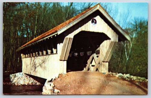The Red Mill Covered Bridge Waupaca, Wisconsin Crystal River Chrome Postcard - 第 1/2 張圖片