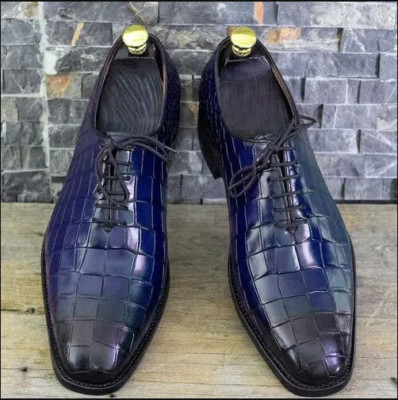Oxford Schuhe mit strukturierten Schnürung aus blauem Alligatorleder Handarbeit auf