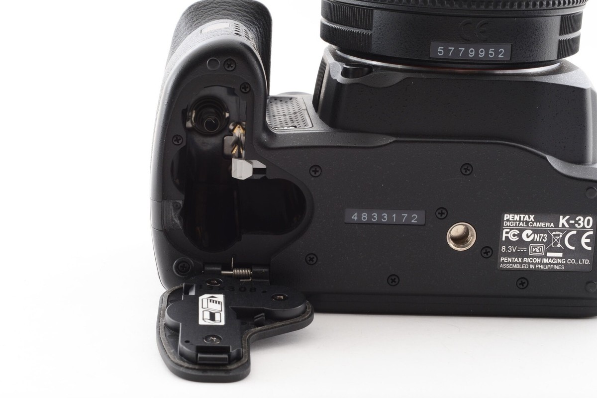 PENTAX K-30 16.3MP Digital SLR Camera w/18-135mm F3.5-5.6 ED WR