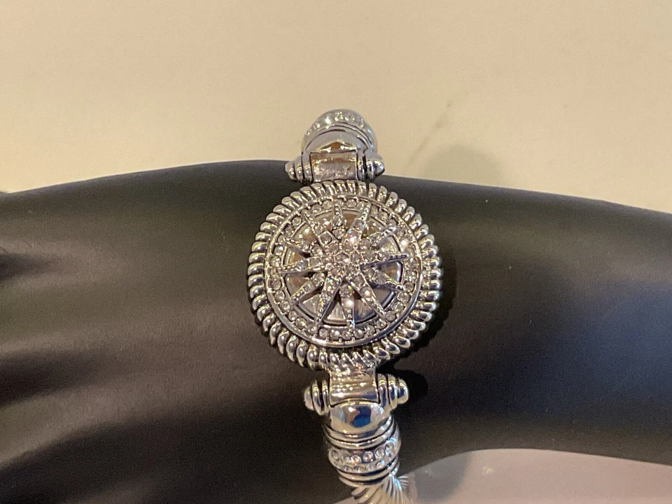 Vintage Rope Bracelet W/Rotating Bright White Rhinestone Sun, Beautiful Detail - Image 4 of 4