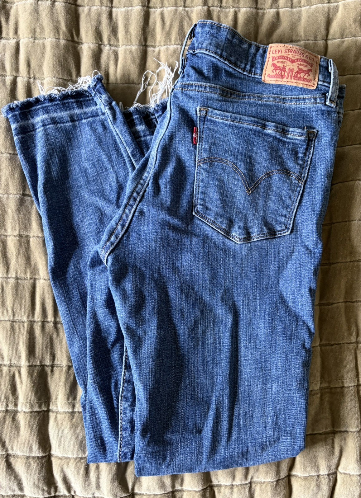 Levi's 711 Skinny Jeans Women's Size 30 Open Hem Distressed Stretch Pants NEW