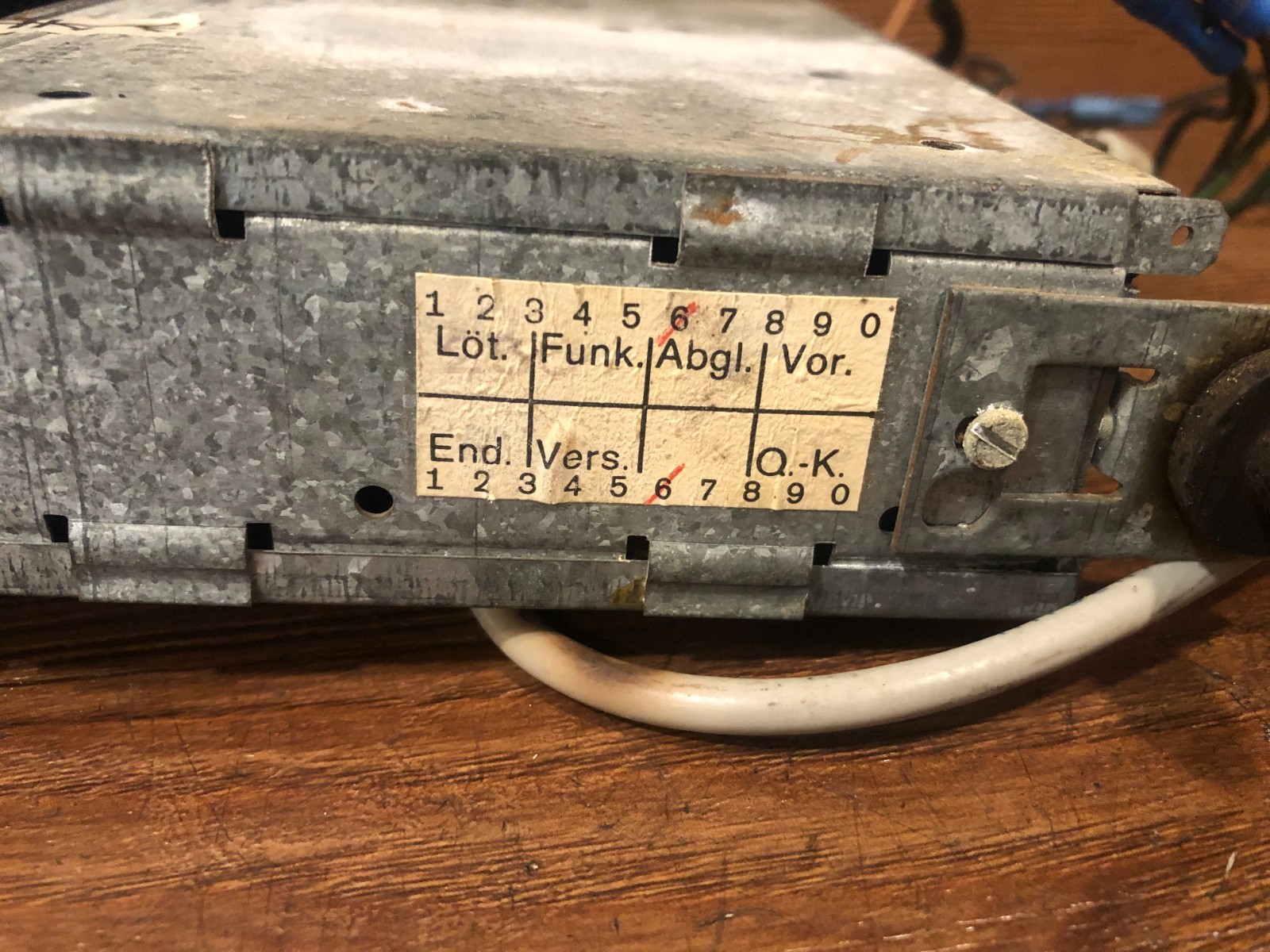 MERCEDES W108 W109 W114 BECKER EUROPA MU VINTAGE RADIO STEREO AM FM PLAYER OEM