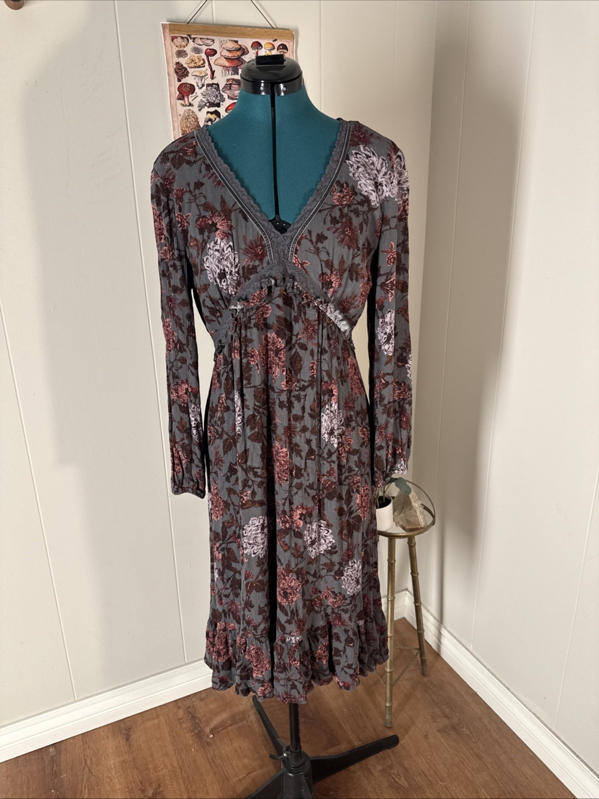 Maurices Gray Floral V Neck Peasant Babydoll Midi Dress Boho Prairie SZ M