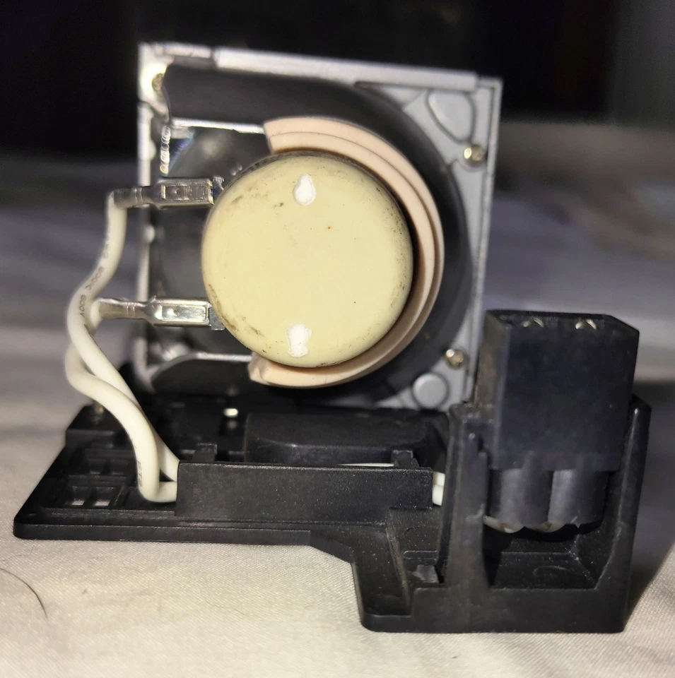 Projector Lamp W/Housing Philips AM0056327 For HD25-LV, DH1011, and others bulb - Image 4 of 4