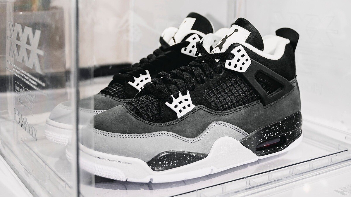 シューズ(女性用) Nike Air Jordan 4 retro - FQ8138-002 Shop Jordan Air Jordan 4 Retro FQ8138-002 black | SNIPES USA