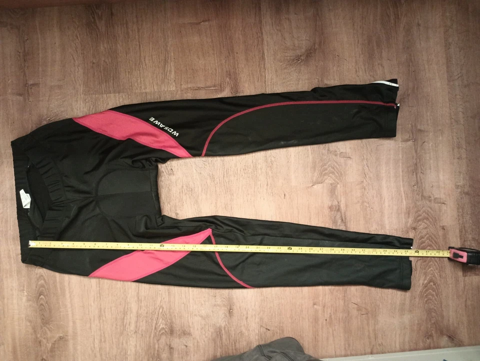WOSAWE Women's Padded Cycling Outfit Red And Black  - Image 4 of 4