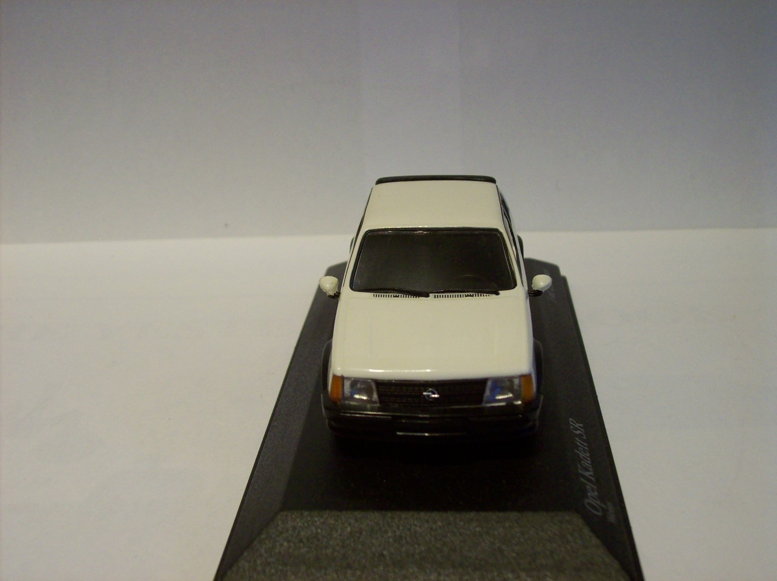 1 1 1 43 Minichamps 1979 Opel Kadett Sr en blancoo OVP, 400-044120 5fbae2 1 1 1 43 Minichamps 1979 Opel Kadett Sr en blancoo OVP, 400-044120 5fbae2