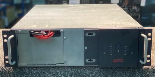 APC 2200VA UPS - Front plastic missing - 3u - New Batteries - 12 Month RTB - 第 1/7 張圖片
