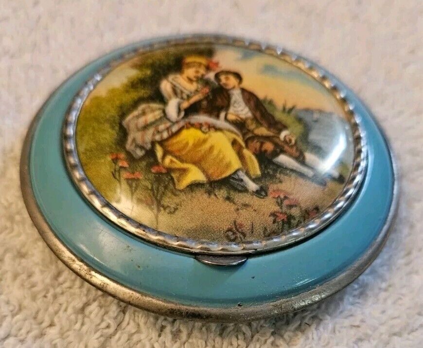Vintage Victorian Style Courting Couple Compact, Mirror Vintage Victorian Style Courting Couple Compact, Mirror